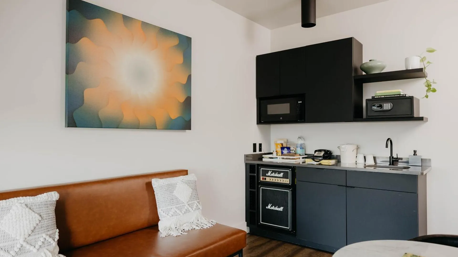 Waymore'S Guest House & Casual Club Nashville Hotel